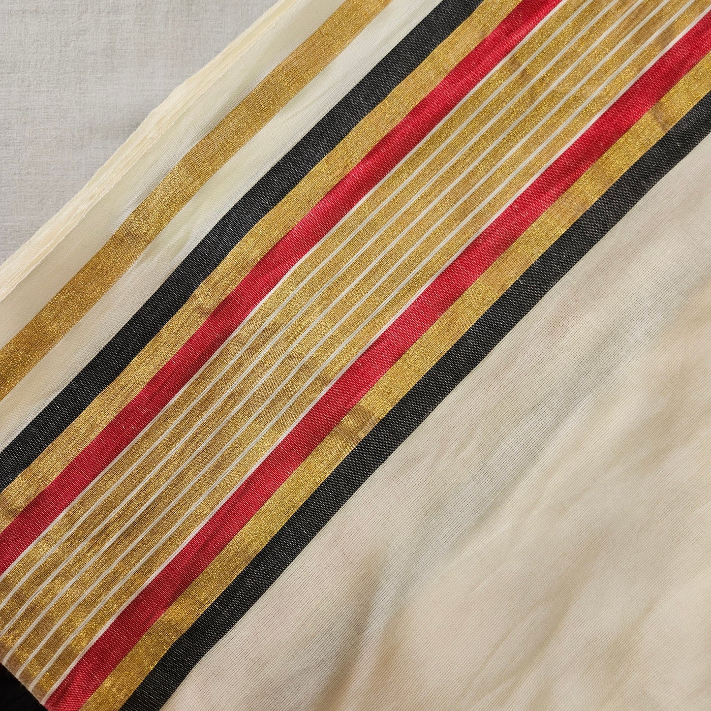 Maroon Golden Border Mul Cotton 120 Count Saree
