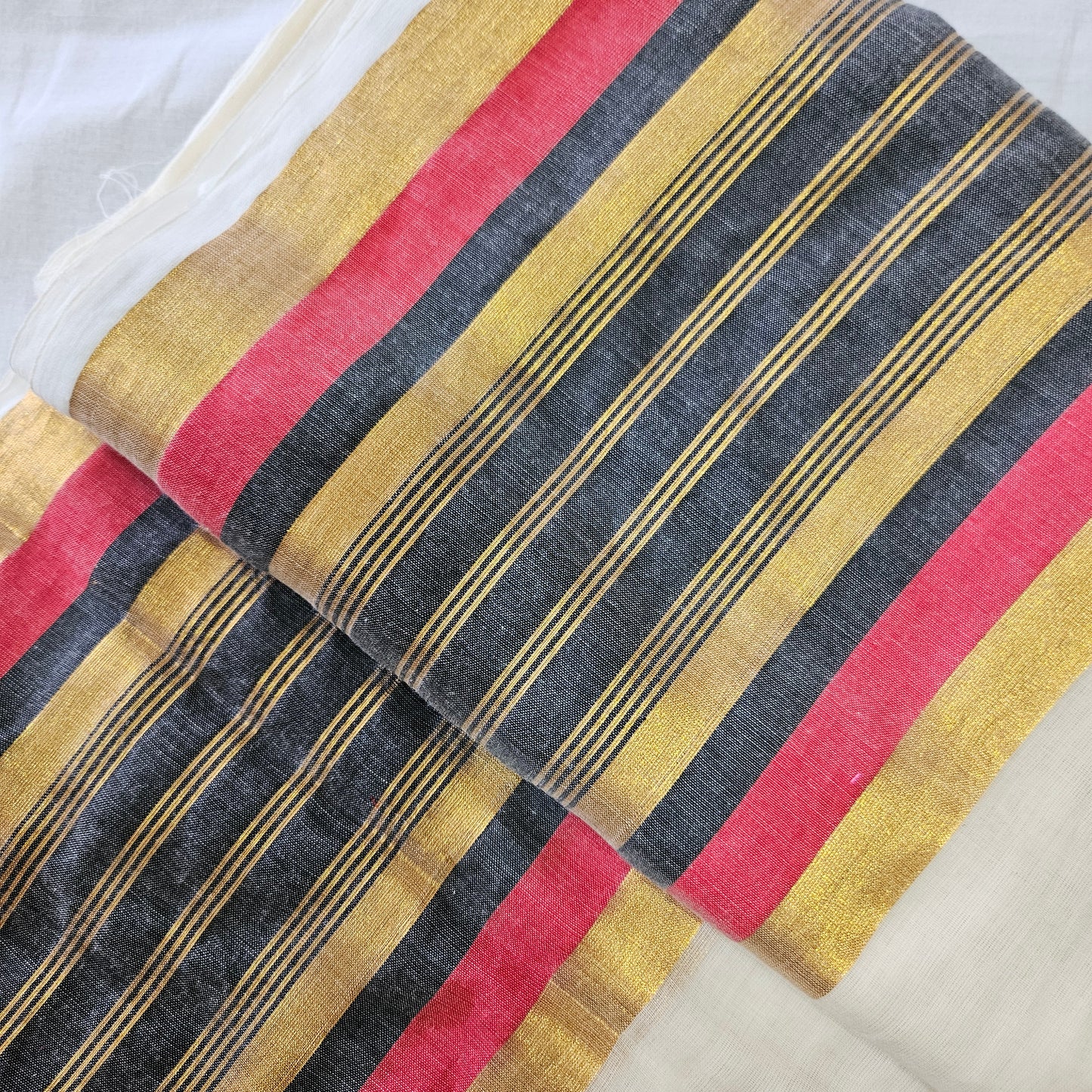 Big Border Red Golden Black Mul Cotton 120 Count Saree