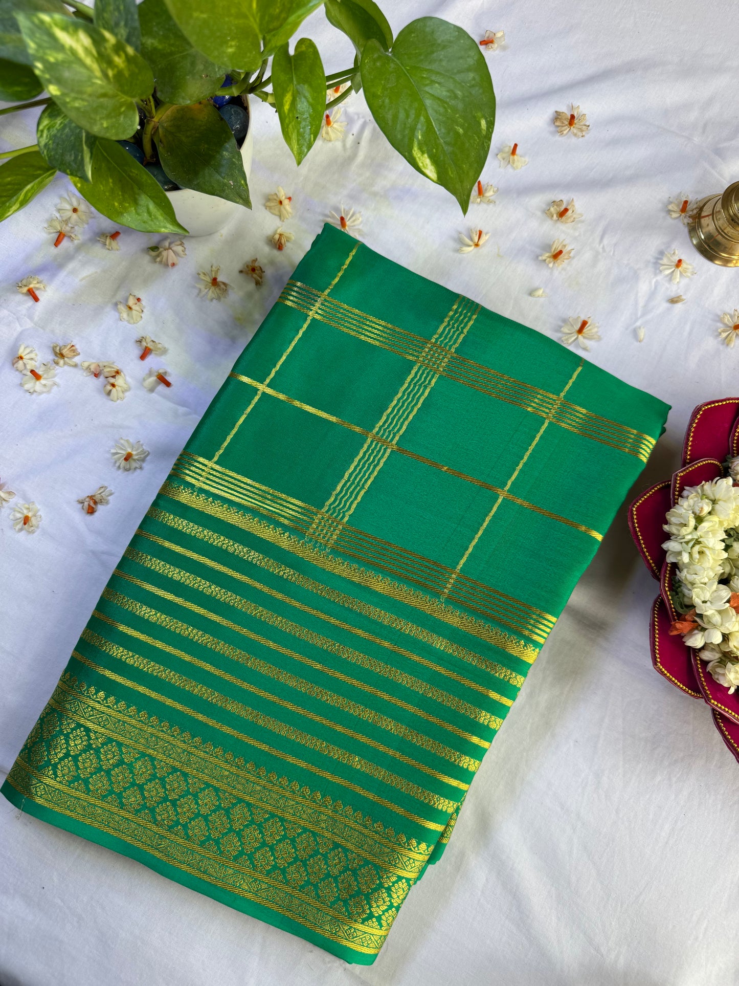 Mysore crepe silk saree in Big border with multi checks 150 GSM - Pista Green