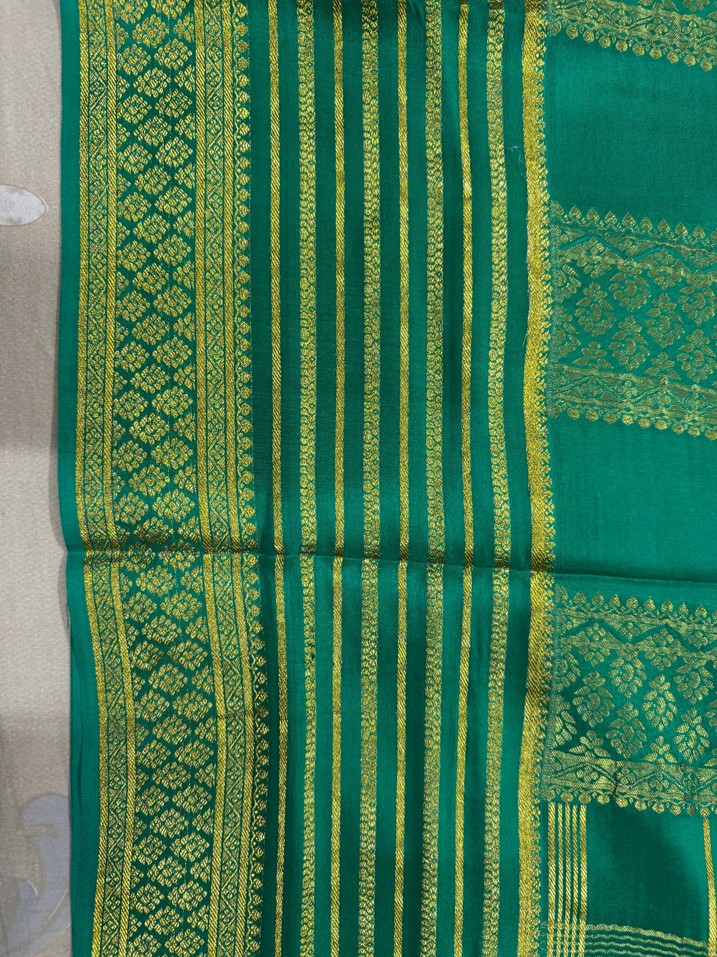 Mysore crepe silk saree in Big border with multi checks 150 GSM - Pista Green
