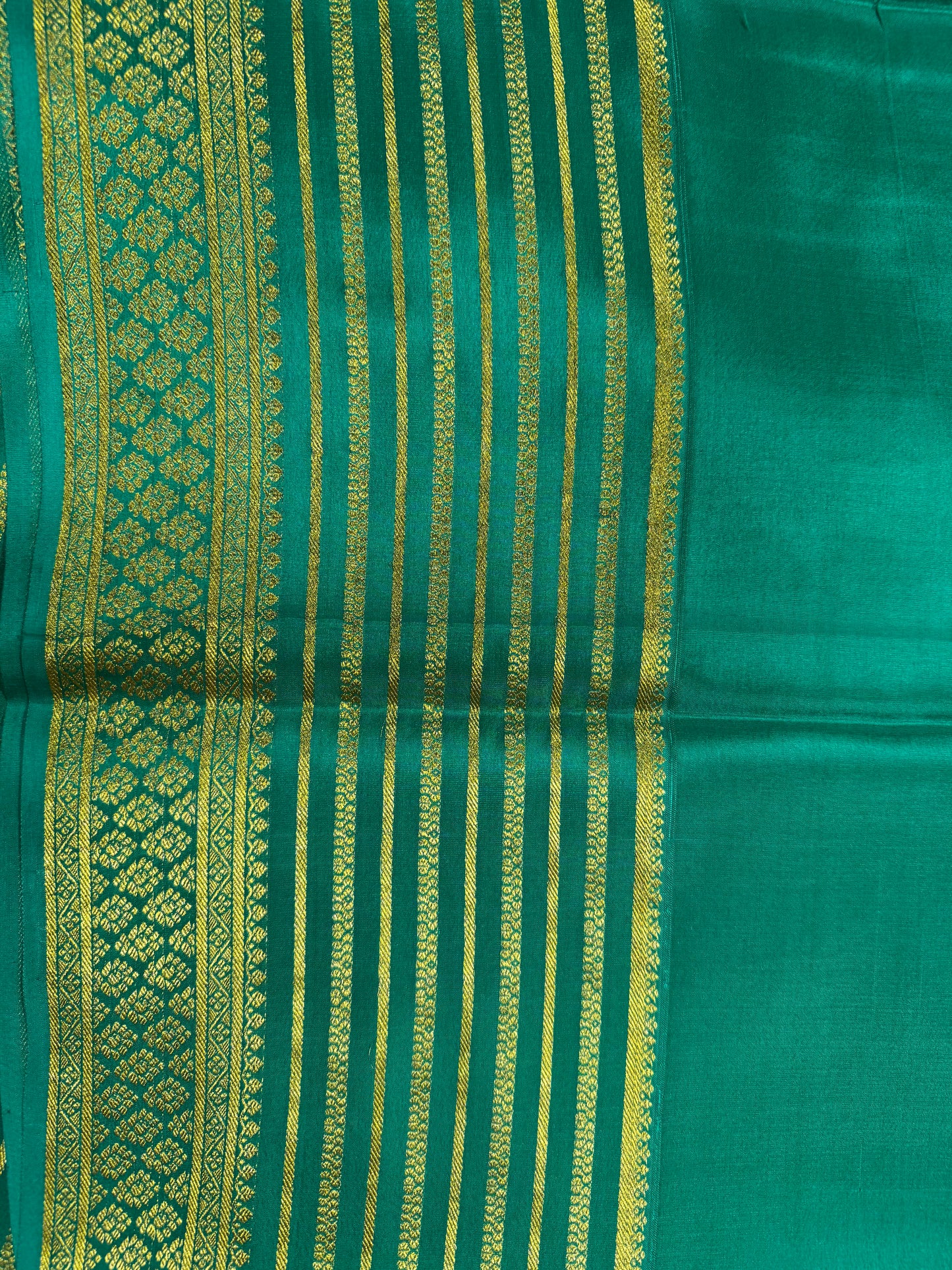 Mysore crepe silk saree in Big border with multi checks 150 GSM - Pista Green