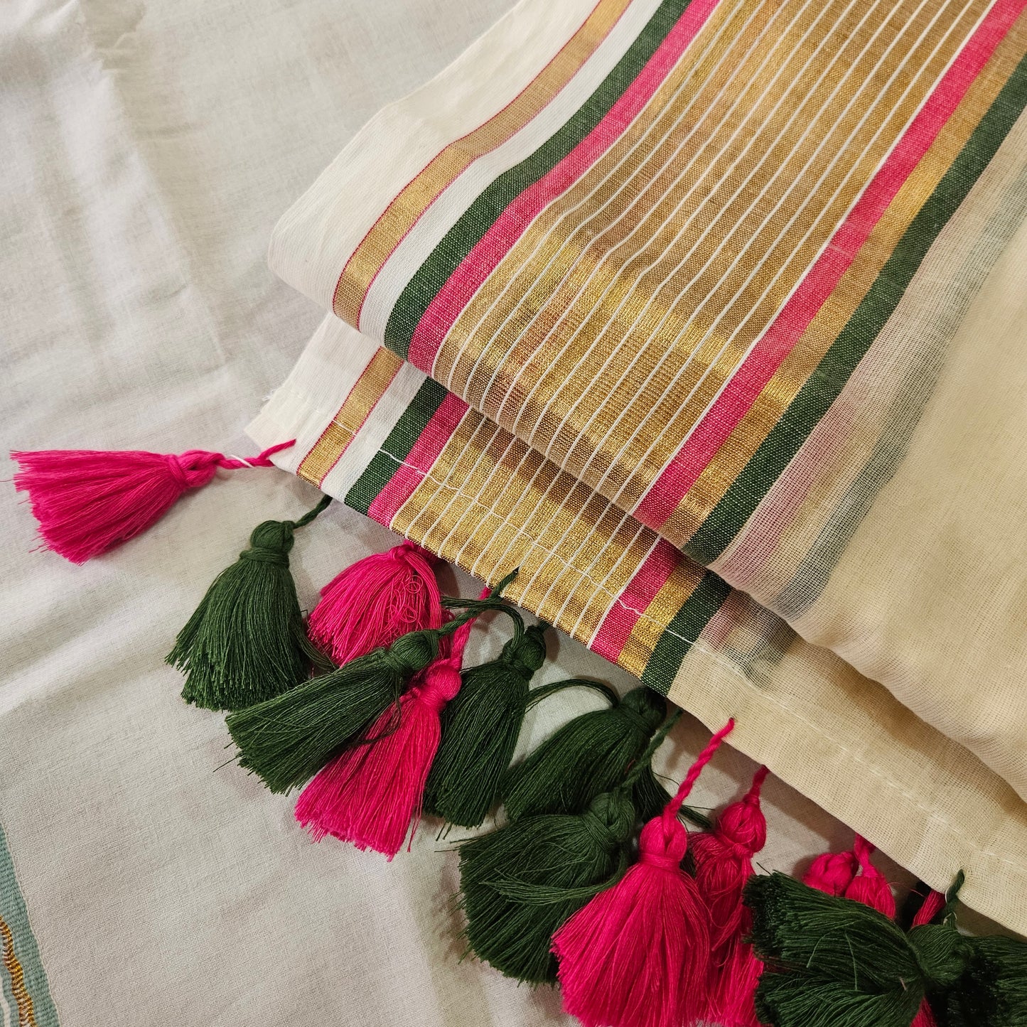 Golden Pink Green Big Border Mul Cotton 120 Count Saree