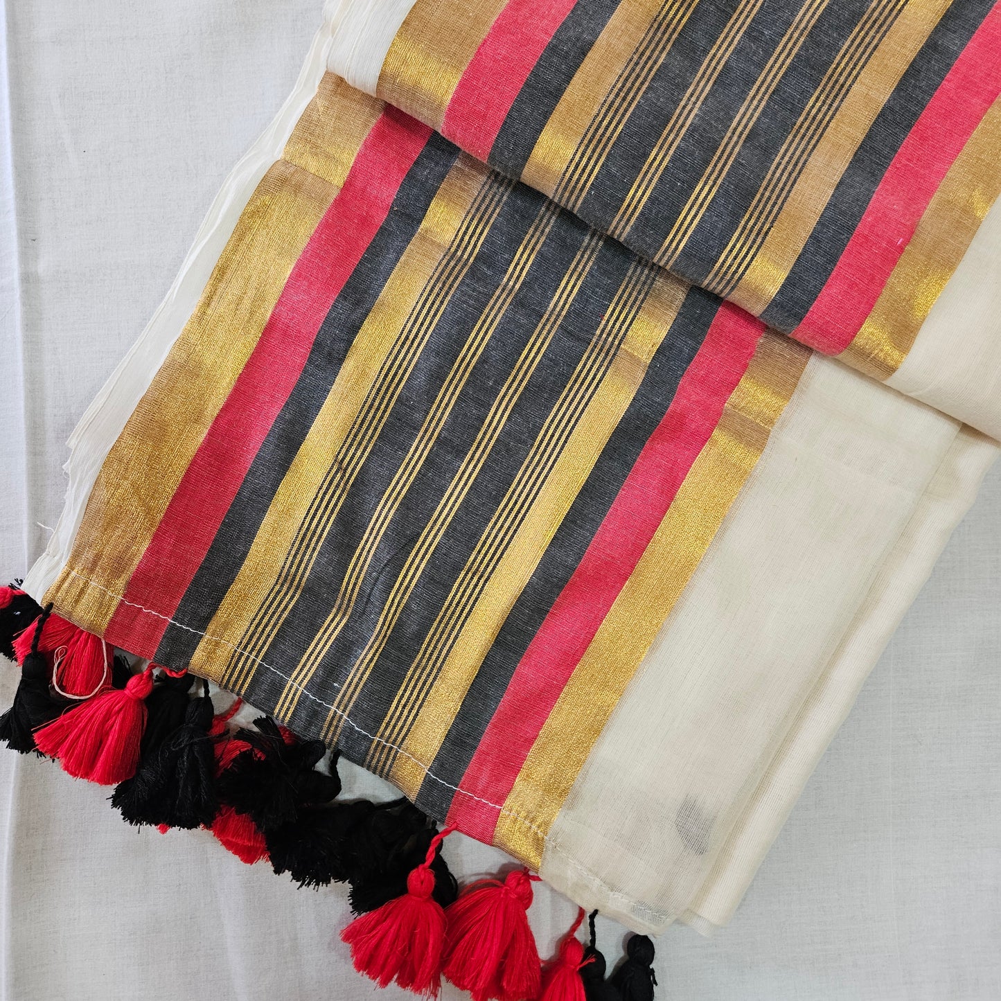 Big Border Red Golden Black Mul Cotton 120 Count Saree