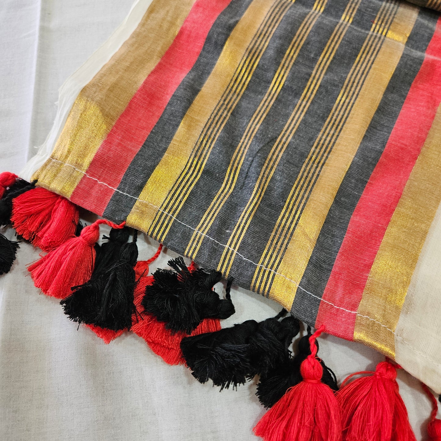 Big Border Red Golden Black Mul Cotton 120 Count Saree