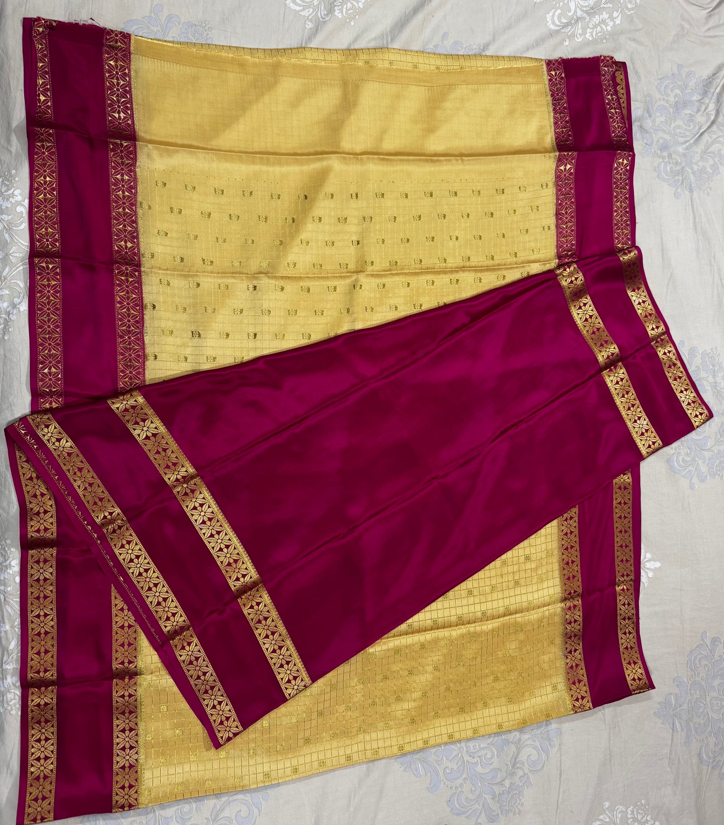 Mysore crepe silk saree in  Checks with butta Gold and Pink 150GSM