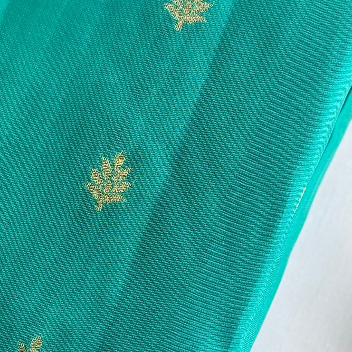 Kanchivaram  Soft silk Blue saree with small border