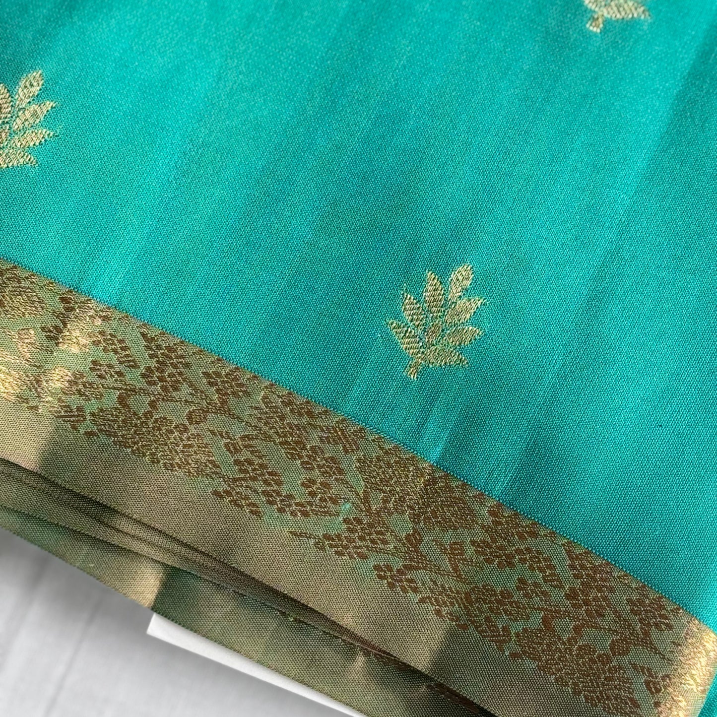 Kanchivaram  Soft silk Blue saree with small border
