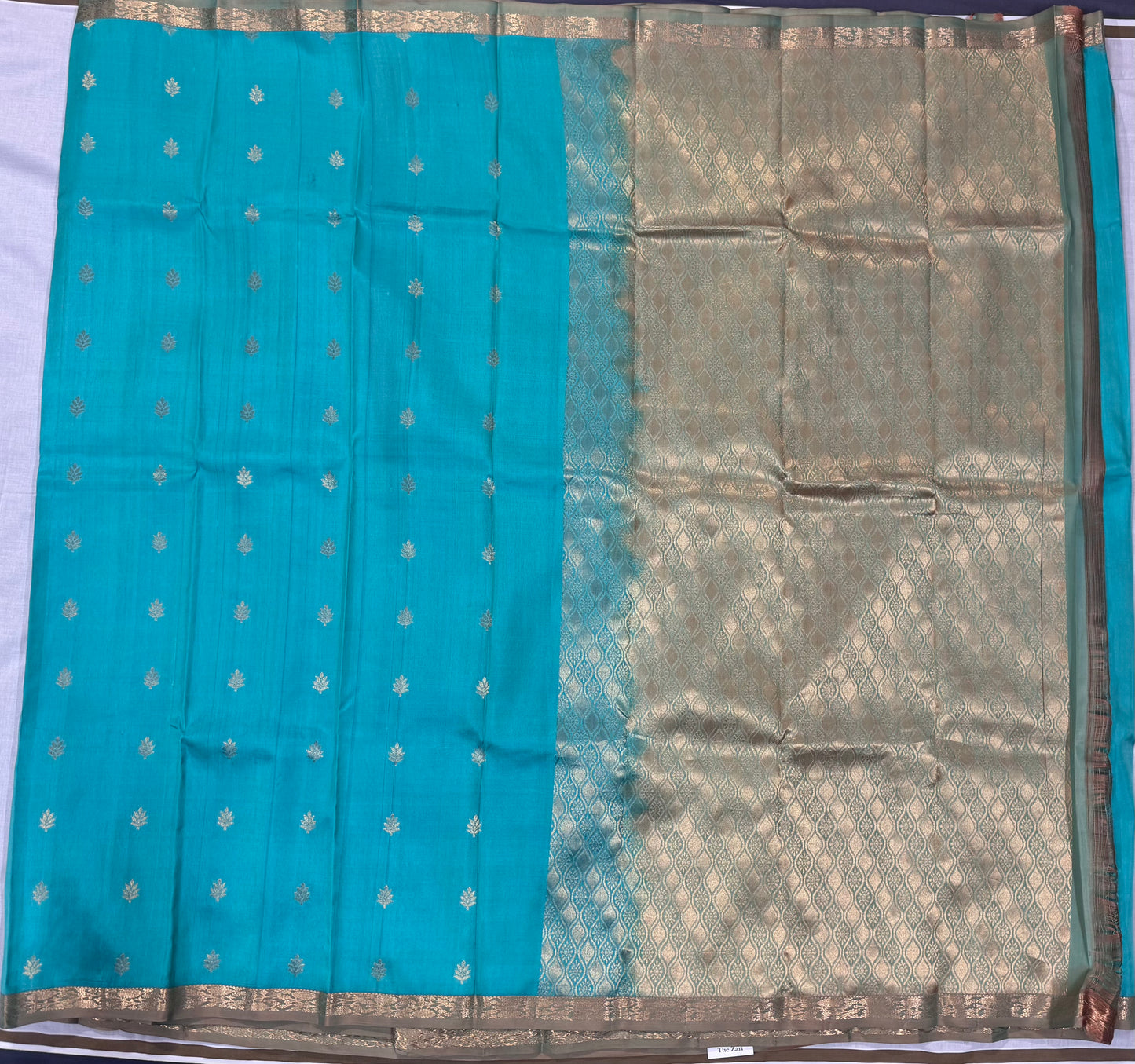 Kanchivaram  Soft silk Blue saree with small border