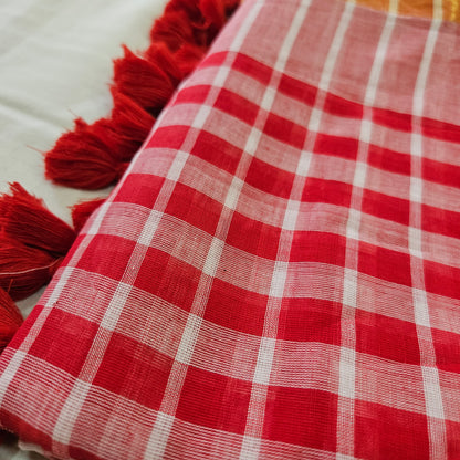 Nadiya Red Checks Mul Cotton 120 Count Saree