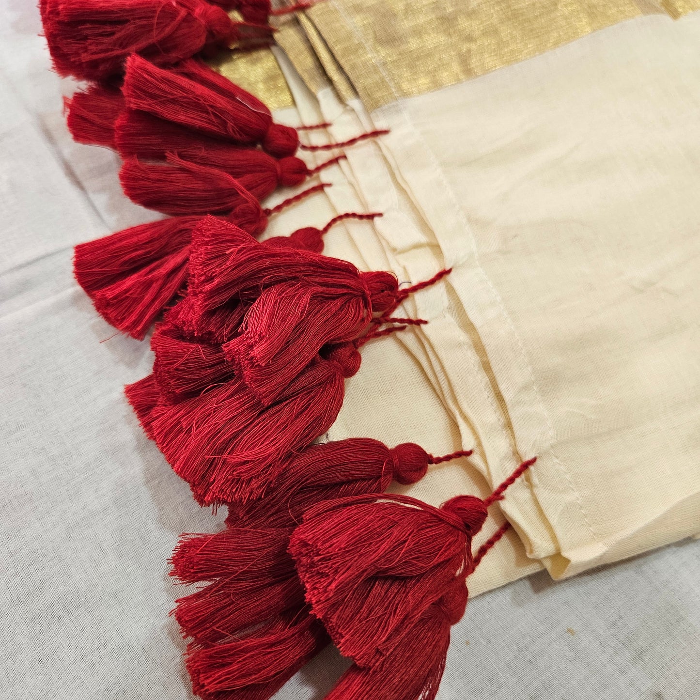 Red Golden Border Mul Cotton 120 Count Saree