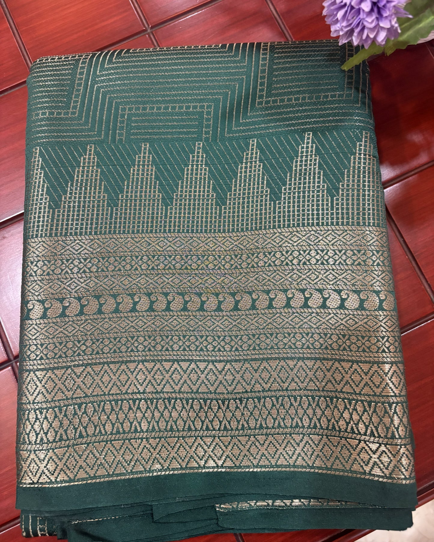 Temple Border Bottle Green