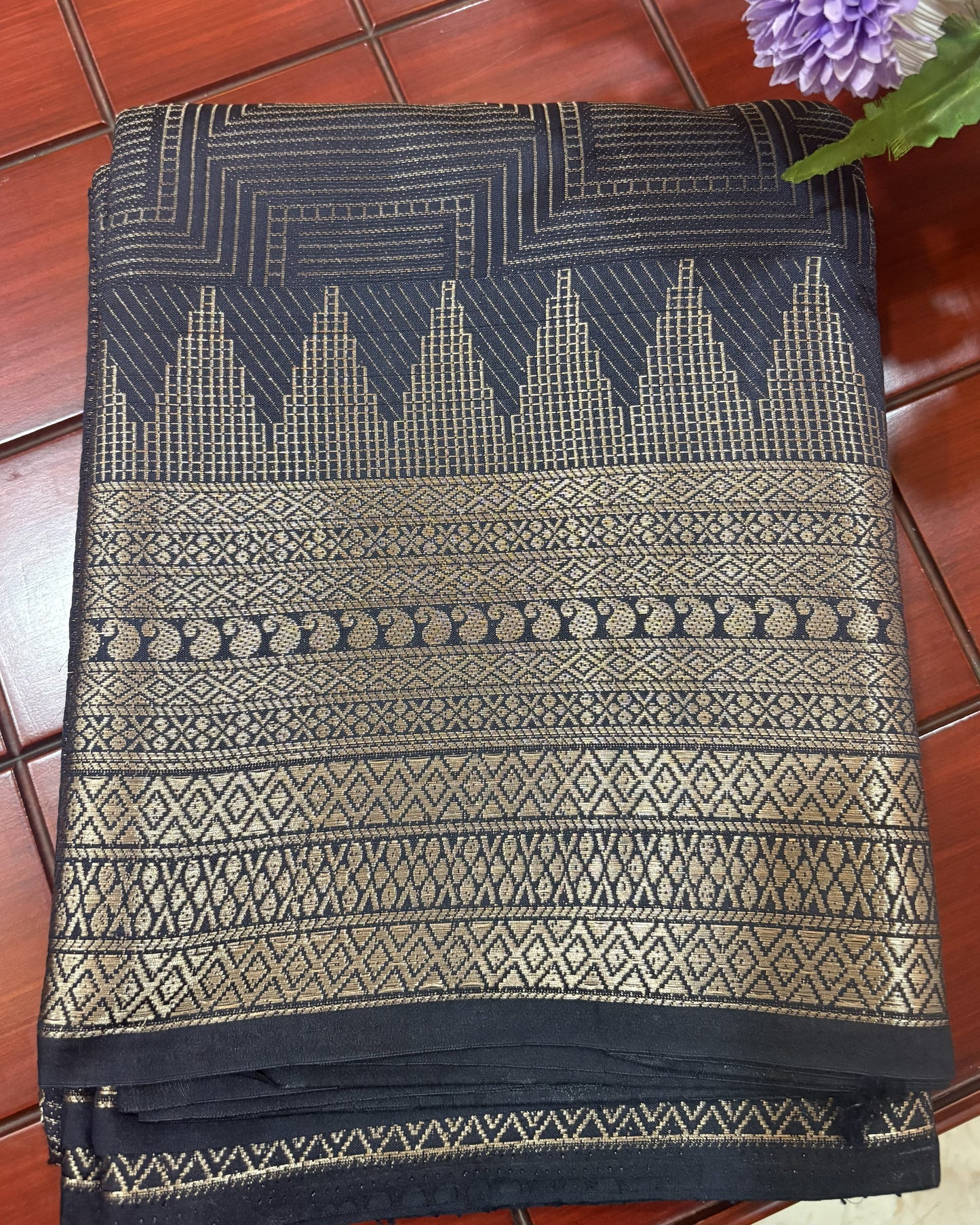 Temple Border Black